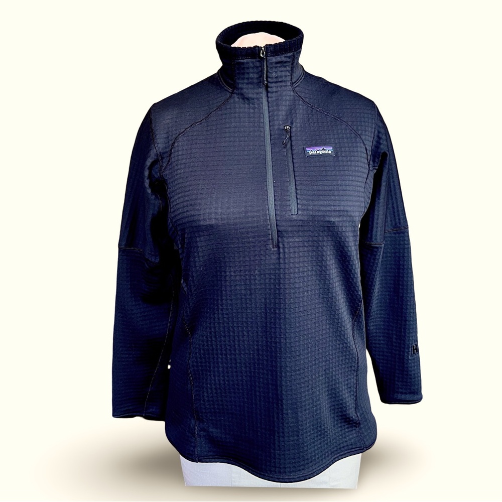 Patagonia Women’s R1 Pullover NWT size Medium black